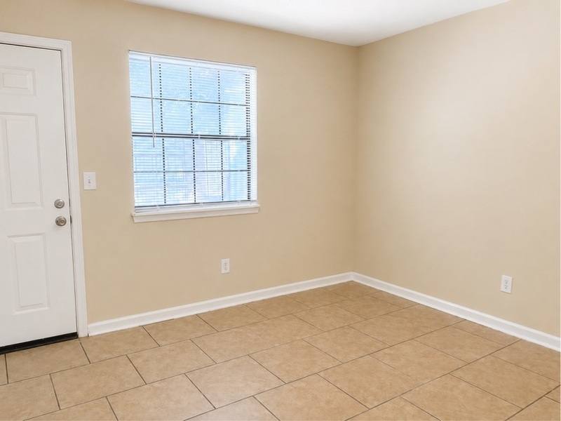 Townhouse for rent at 1181 Ocala Rd, Tallahassee, FL 32304