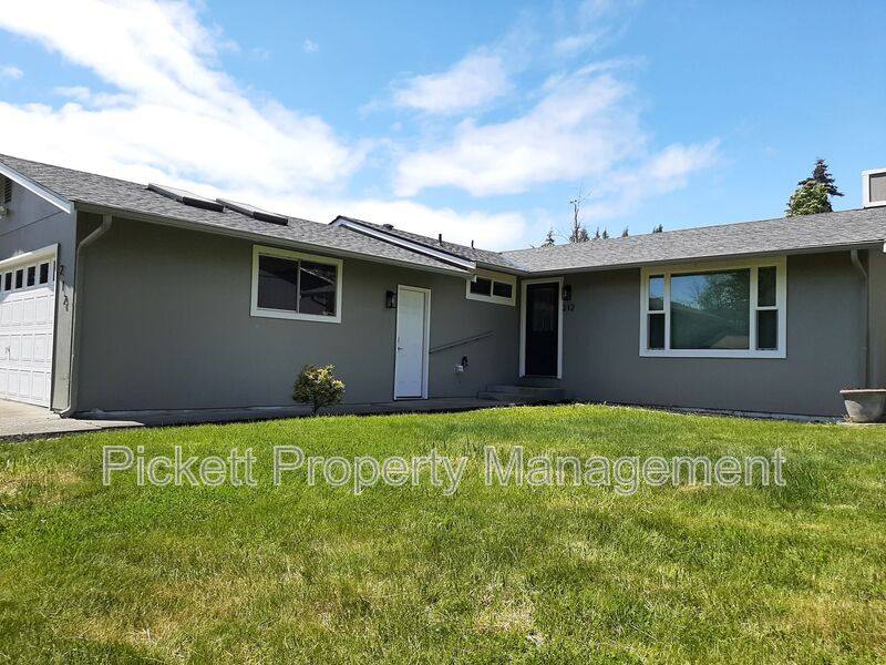 House for rent at 212 Torval Canyon Rd, Poulsbo, WA 98370