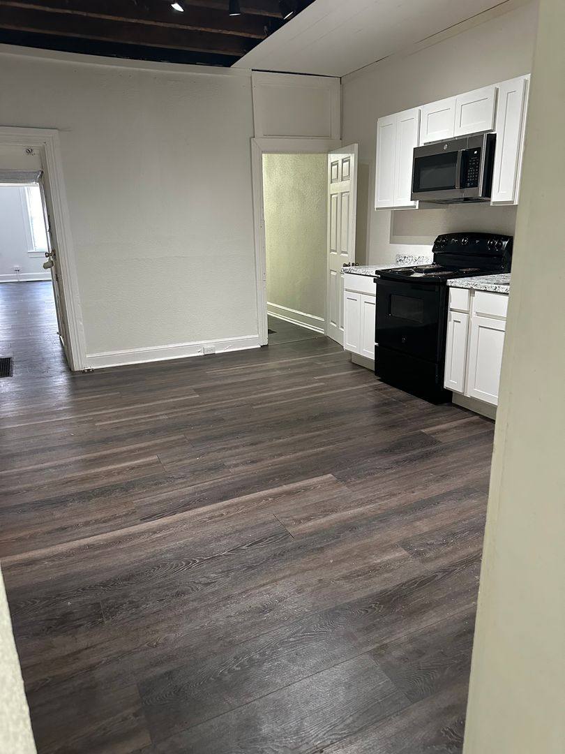 Apartment for rent at 326 E King St, York, PA 17403
