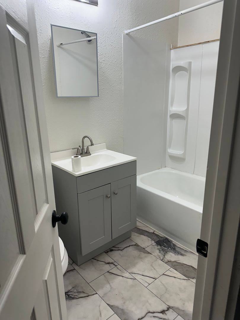 Apartment for rent at 326 E King St, York, PA 17403