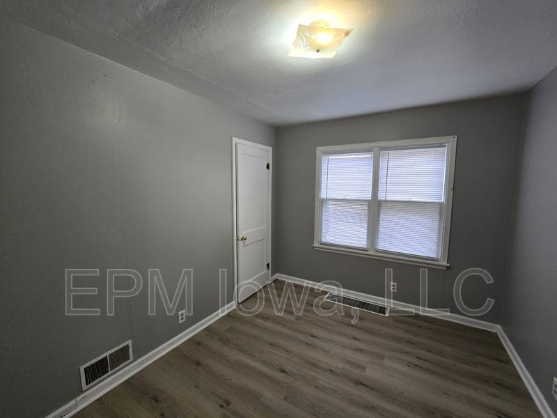 House for rent at 606 Wyoming St, Waterloo, IA 50703