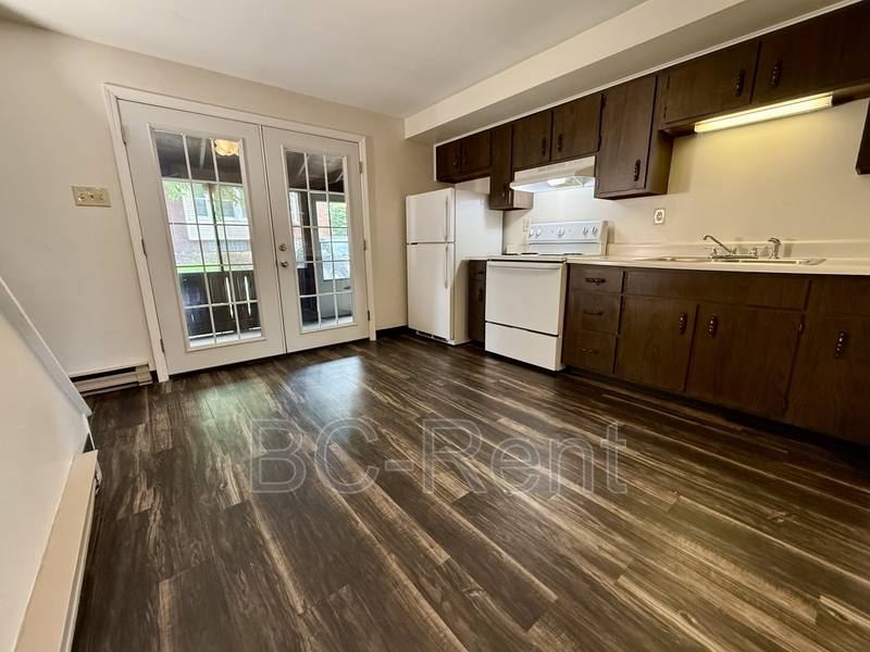 Townhouse for rent at 230 W Madison St #3, Rochester, PA 15074