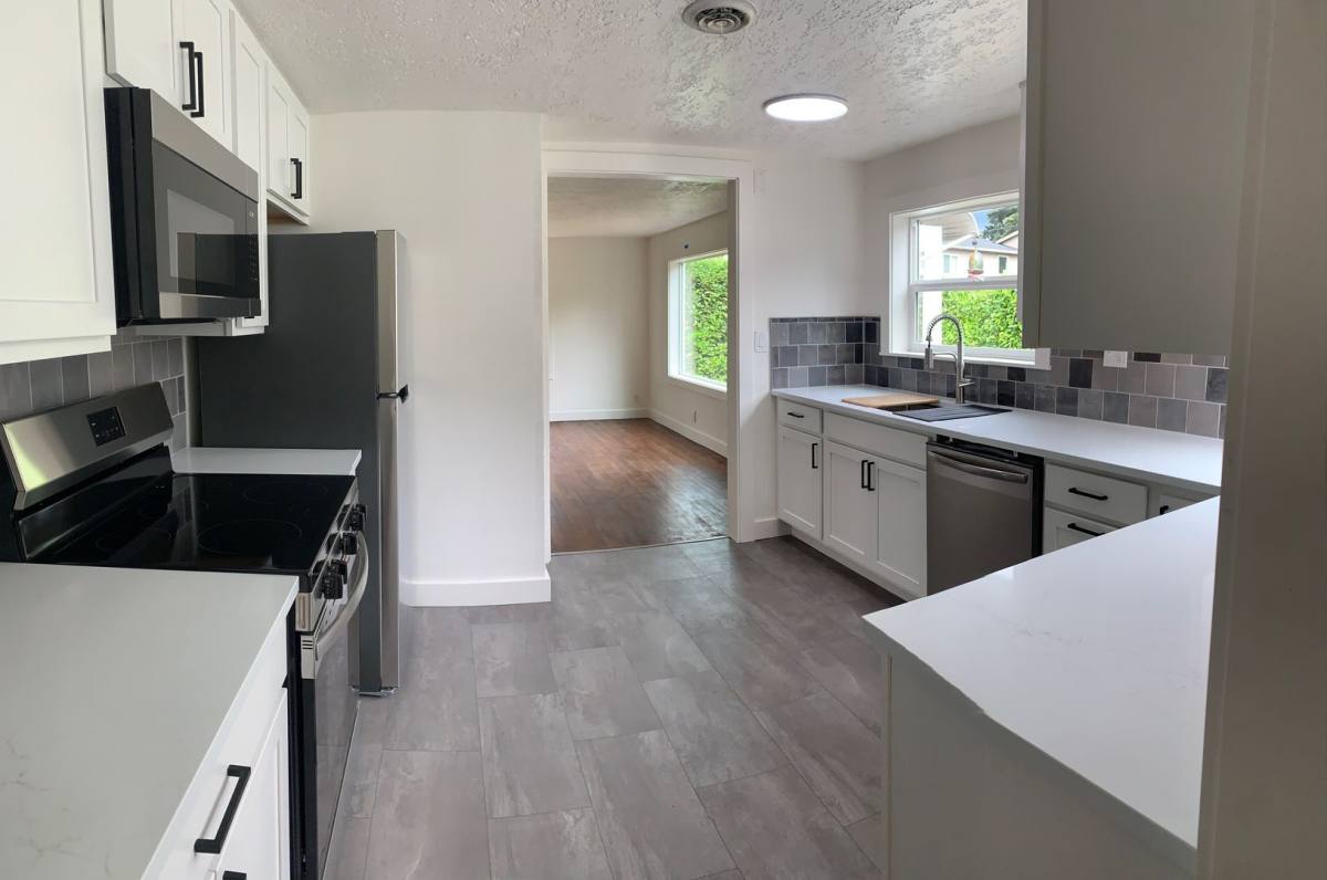 House for rent at 2510 SE Chestnut St, Portland, OR 97267