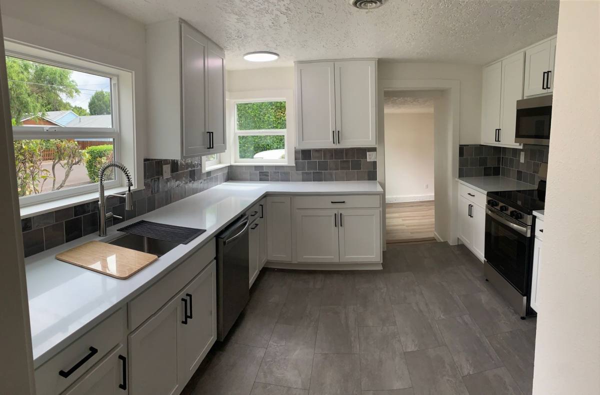 House for rent at 2510 SE Chestnut St, Portland, OR 97267