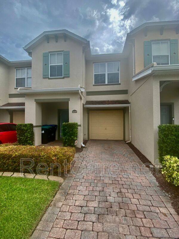 Townhouse for rent at 16339 Old Ash Loop, Orlando, FL 32828