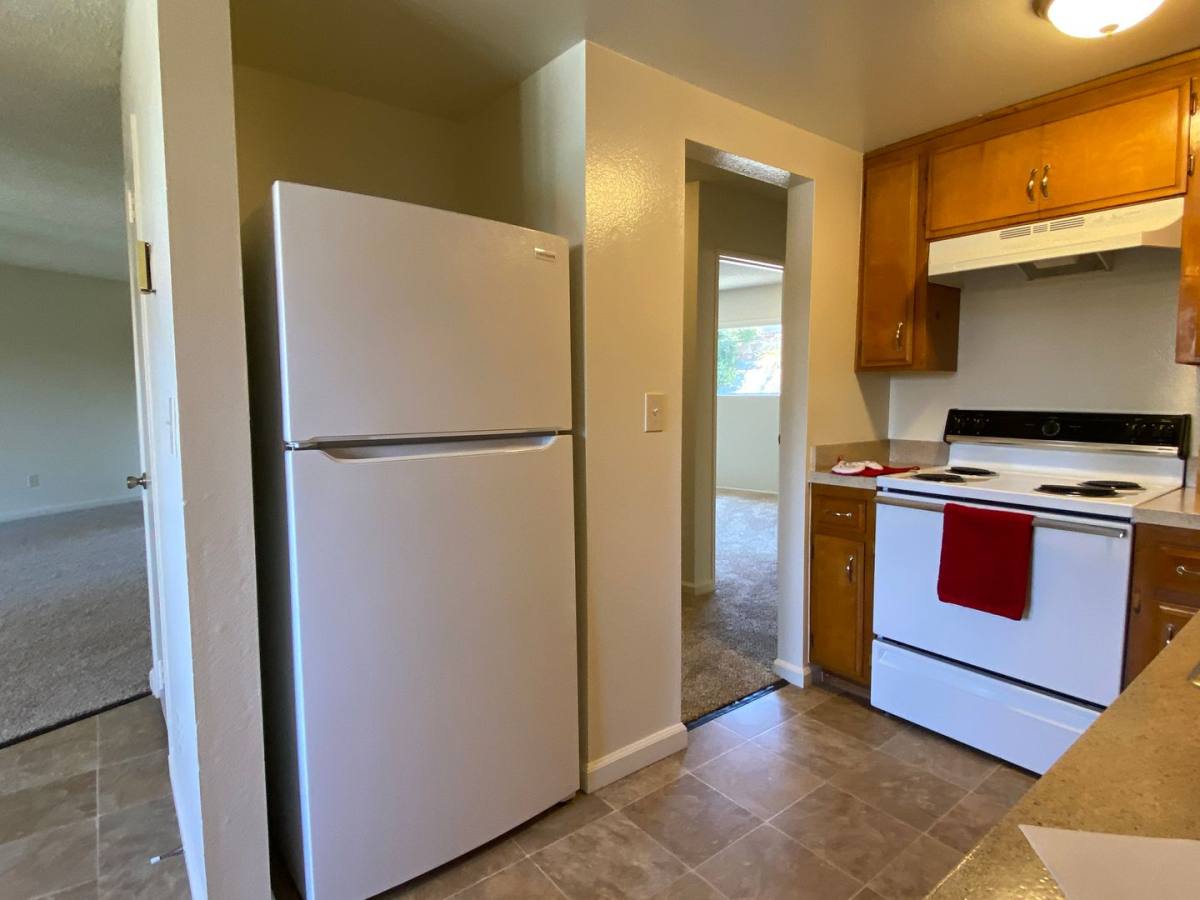 Apartment for rent at 1025 Meadowlake Dr, Vista, CA 92084
