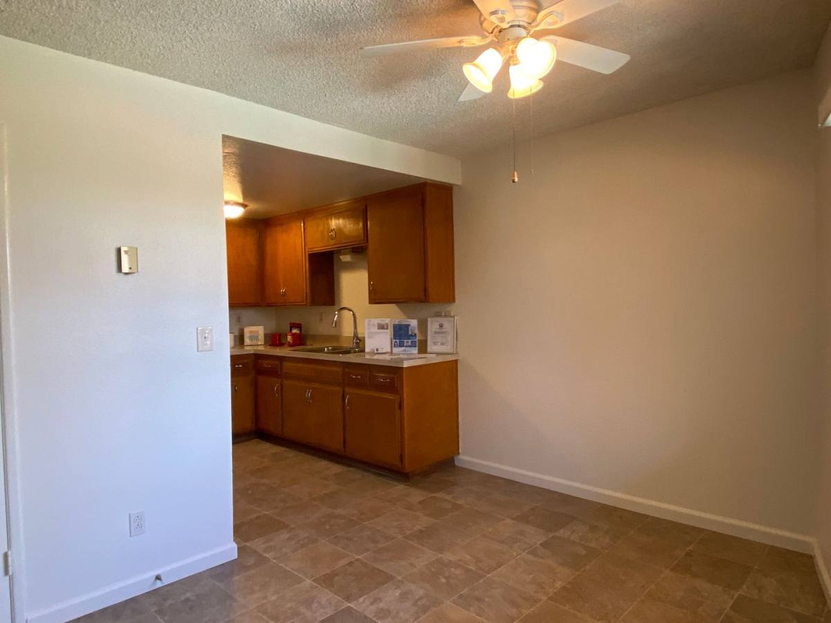 Apartment for rent at 1025 Meadowlake Dr, Vista, CA 92084