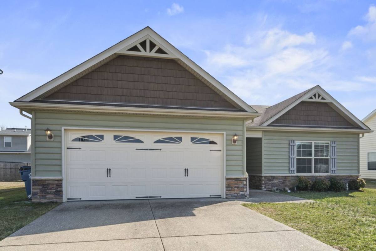 House for rent at 166 Boulders Court, Shepherdsville, KY 40165