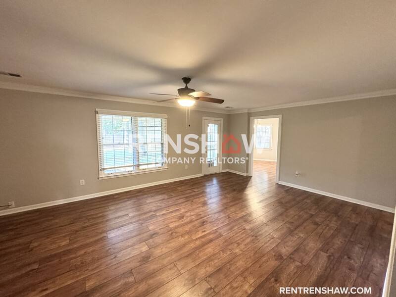 House for rent at 8177 Kimbrook Dr, Germantown, TN 38138