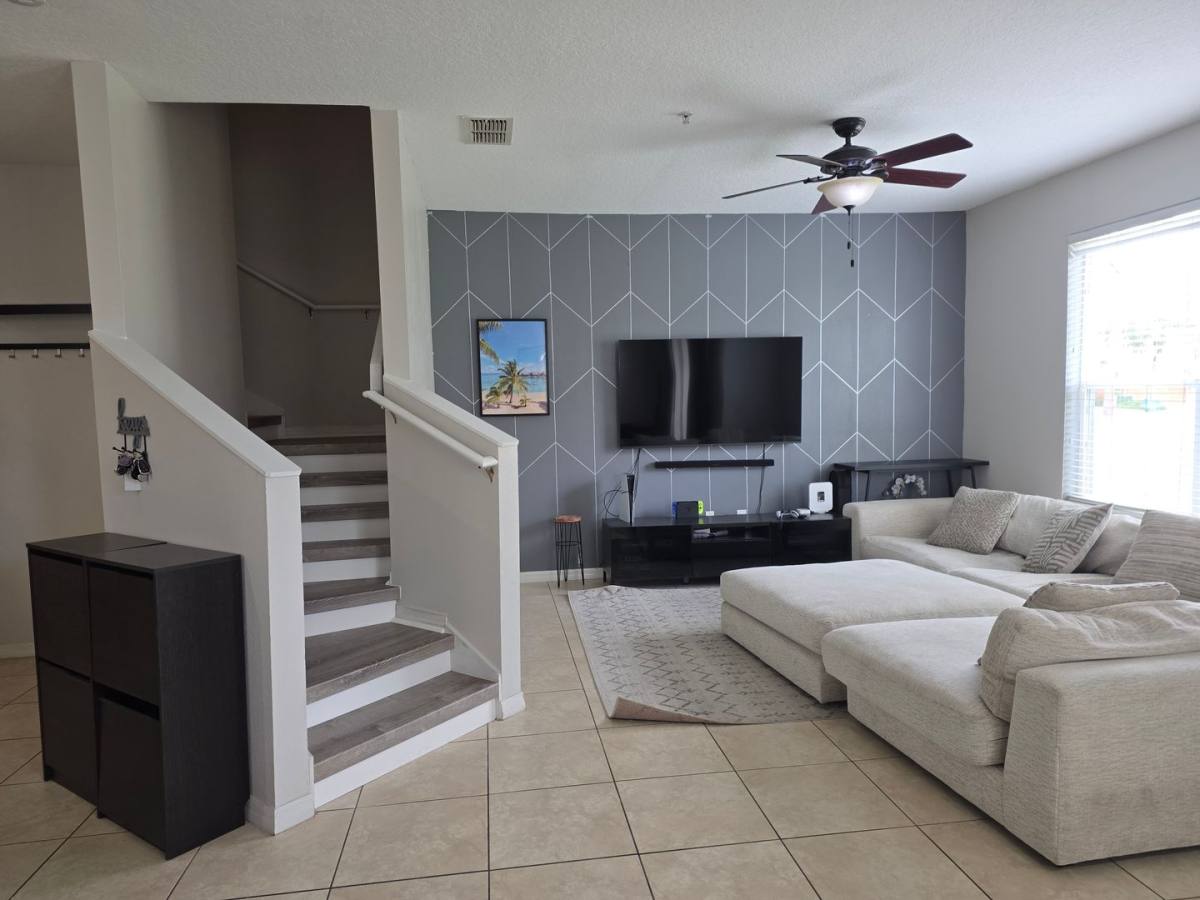Townhouse for rent at 6492 S Goldenrod Rd, Orlando, FL 32822