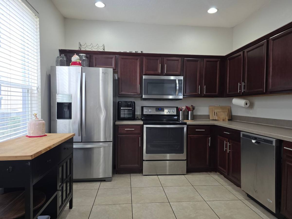 Townhouse for rent at 6492 S Goldenrod Rd, Orlando, FL 32822