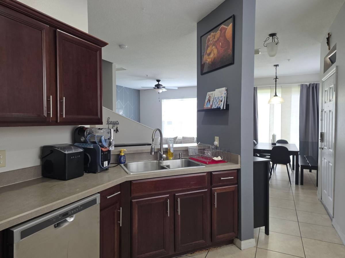 Townhouse for rent at 6492 S Goldenrod Rd, Orlando, FL 32822
