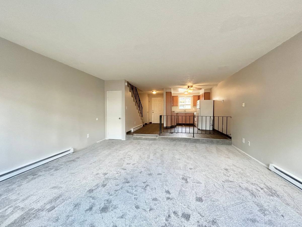 Townhouse for rent at 575 N Pine St, Canby, OR 97013