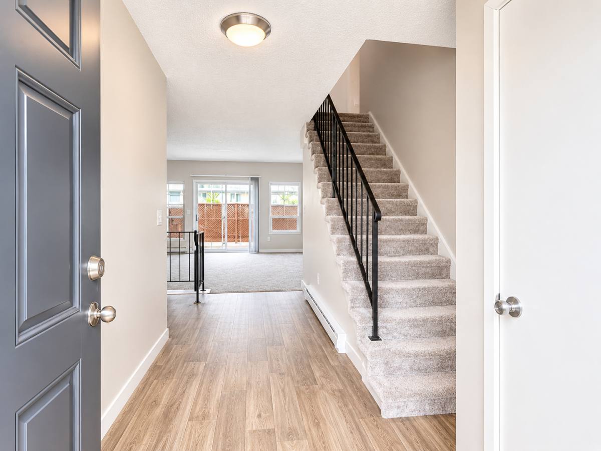 Townhouse for rent at 575 N Pine St, Canby, OR 97013