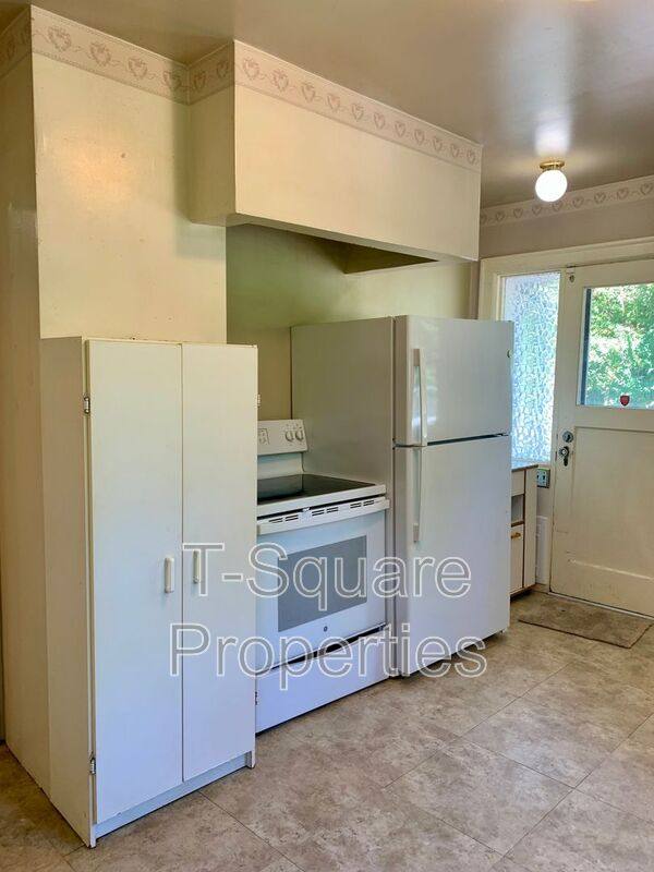 House for rent at 9056 Avondale Rd NE, Redmond, WA 98052
