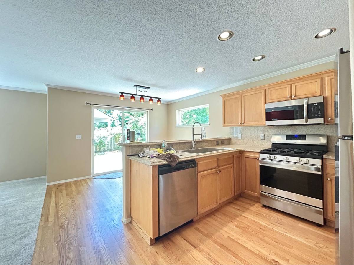 House for rent at 1218 NE Kinney St, Hillsboro, OR 97124