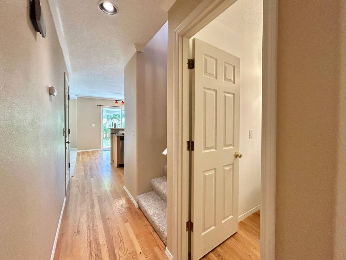 House for rent at 1218 NE Kinney St, Hillsboro, OR 97124