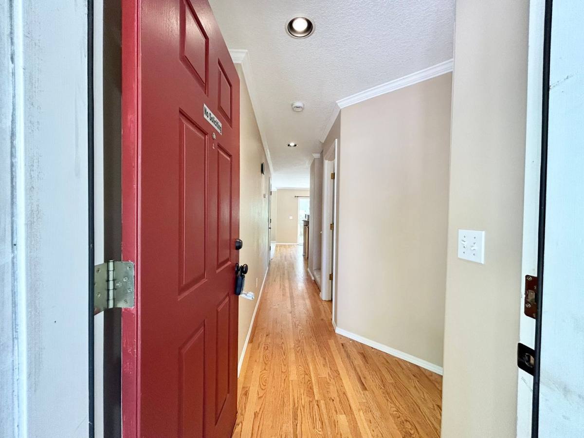 House for rent at 1218 NE Kinney St, Hillsboro, OR 97124