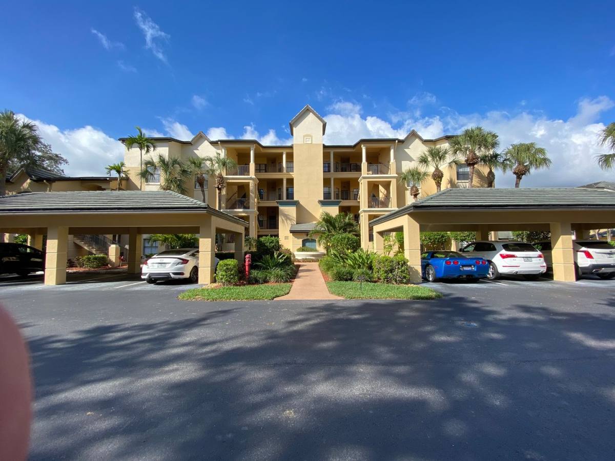 Apartment for rent at 155 Vintage Circle, Naples, FL 34119