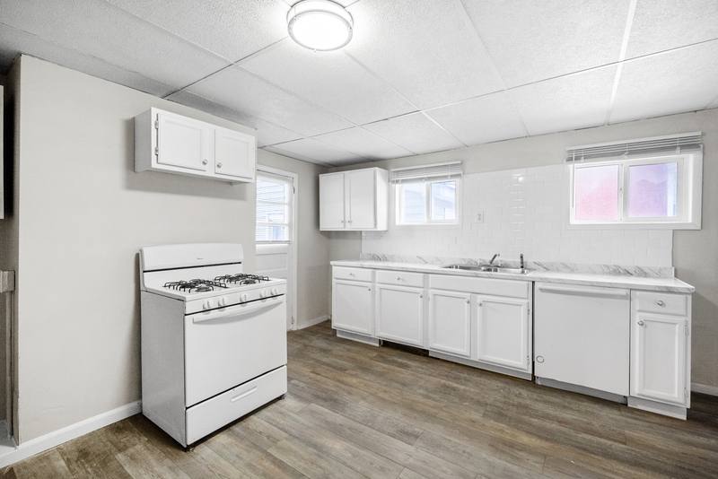 Apartment for rent at 1534 5th Ave #1, Watervliet, NY 12189