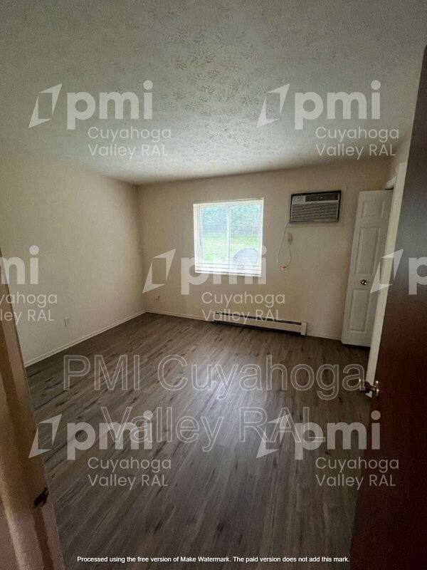 Apartment for rent at 1588 Coventry St #7, Akron, OH 44301