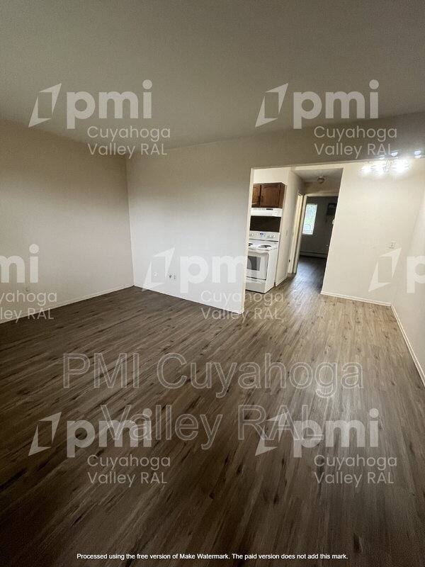 Apartment for rent at 1588 Coventry St #7, Akron, OH 44301