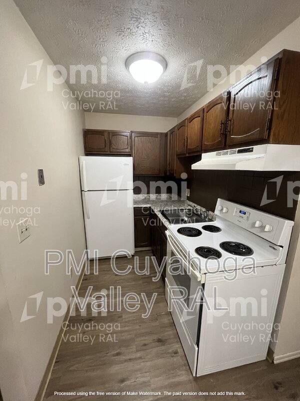 Apartment for rent at 1588 Coventry St #7, Akron, OH 44301
