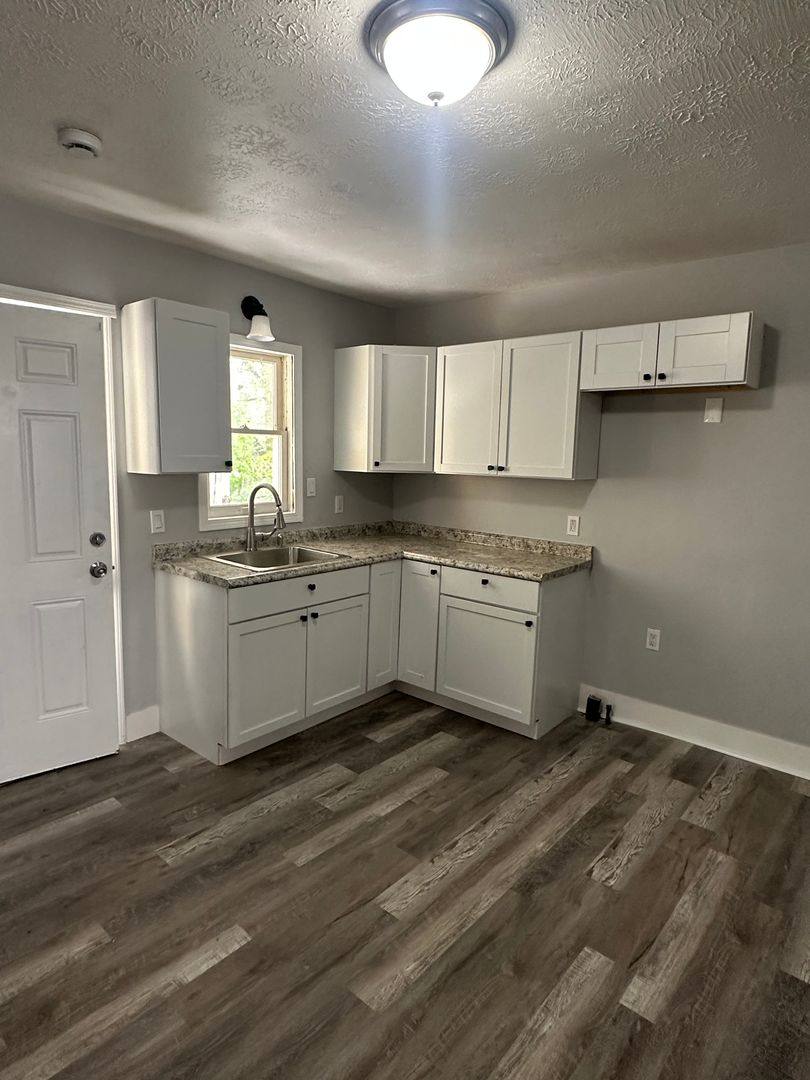 House for rent at 8002 Jeffries Ave, Cleveland, OH 44105