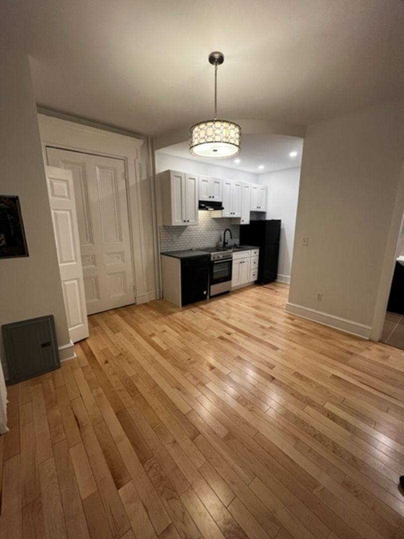 Apartment for rent at 1711 Spruce St #2M, Philadelphia, PA 19103