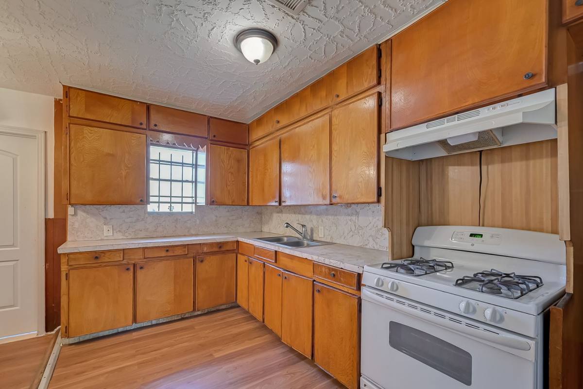 House for rent at 4905 Brinkley St, Houston, TX 77033