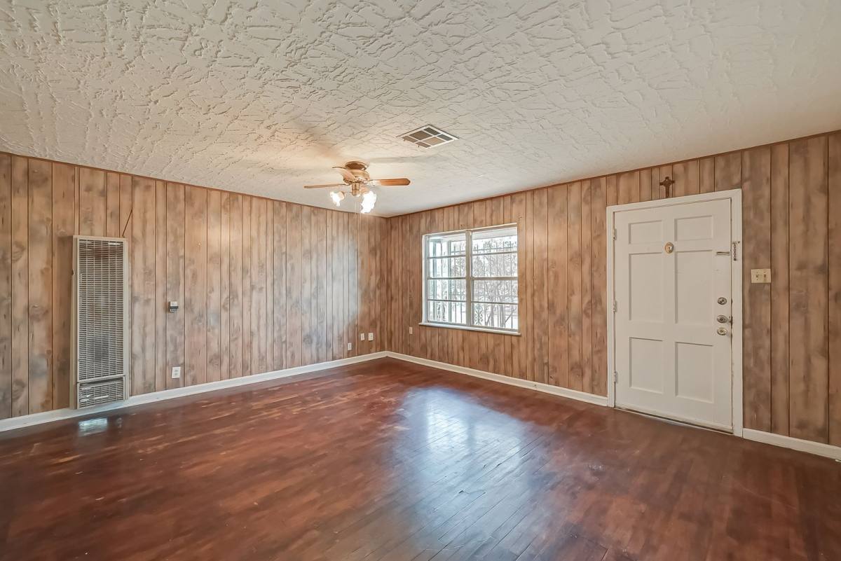 House for rent at 4905 Brinkley St, Houston, TX 77033