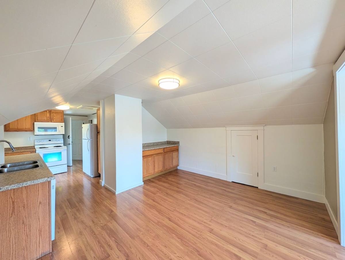Apartment for rent at 1022 Oakes Ave, Everett, WA 98201