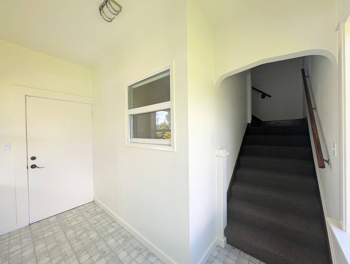Apartment for rent at 1022 Oakes Ave, Everett, WA 98201