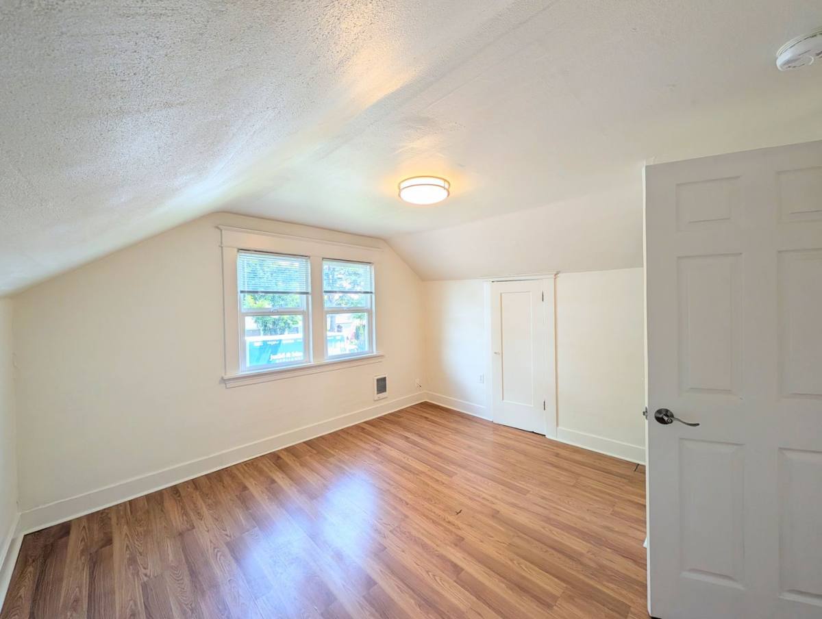Apartment for rent at 1022 Oakes Ave, Everett, WA 98201