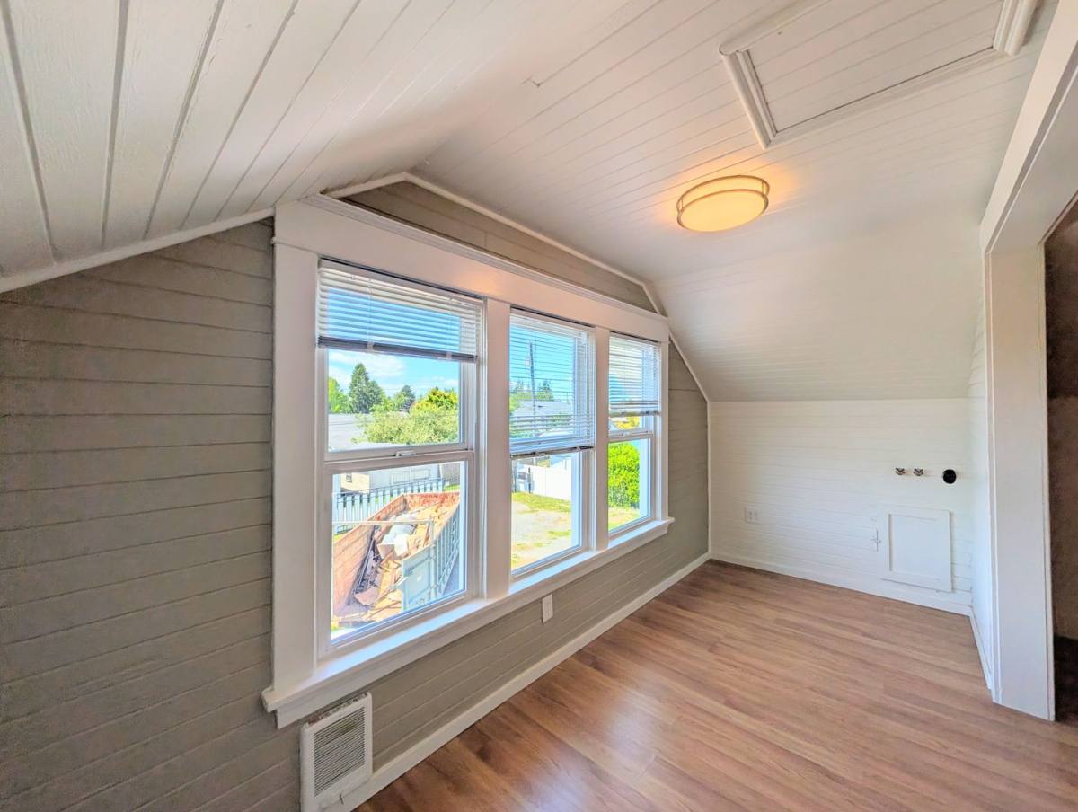 Apartment for rent at 1022 Oakes Ave, Everett, WA 98201
