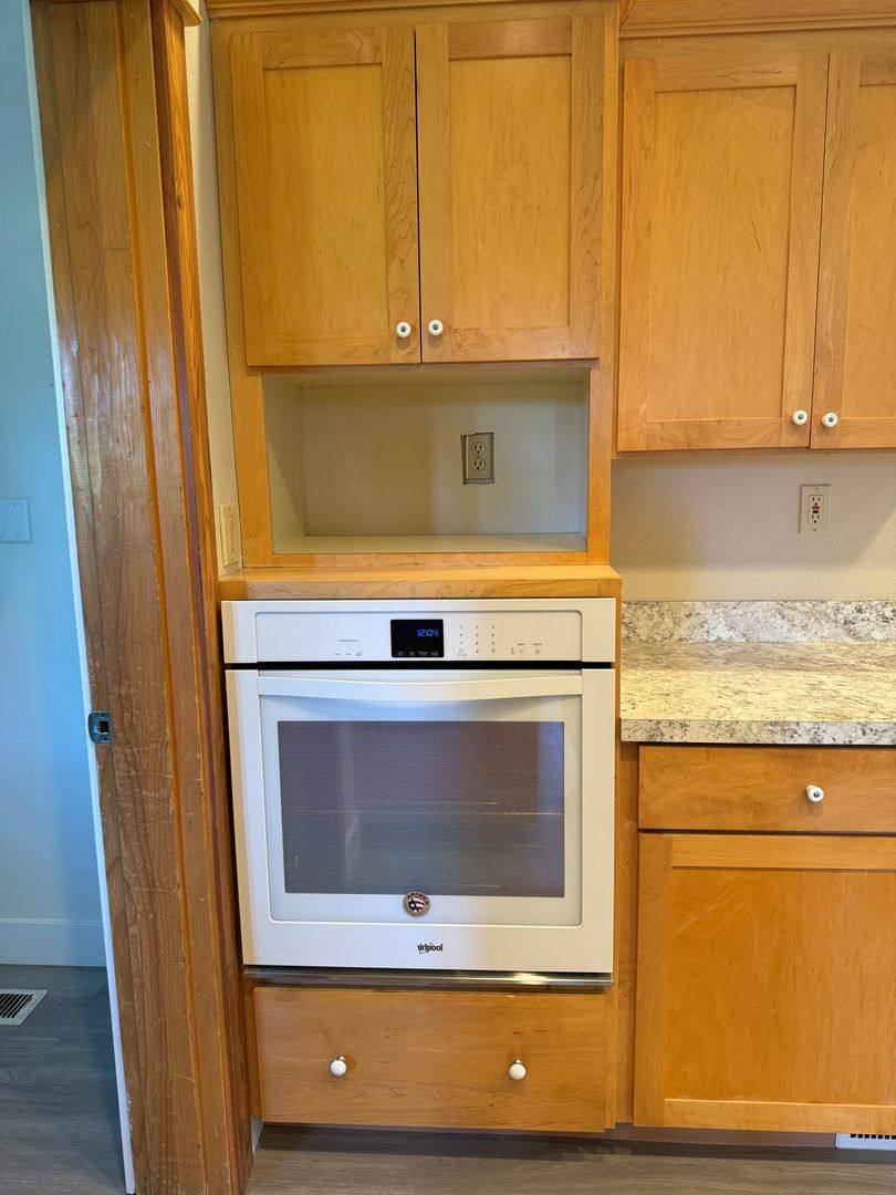 House for rent at 19383 Pine Ave, Sandy, OR 97055