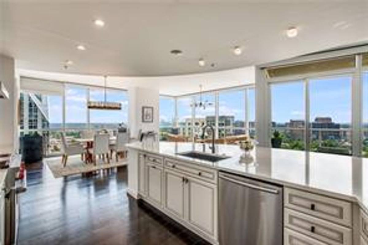 Apartment for rent at 3325 Piedmont Rd #2205, Atlanta, GA 30305