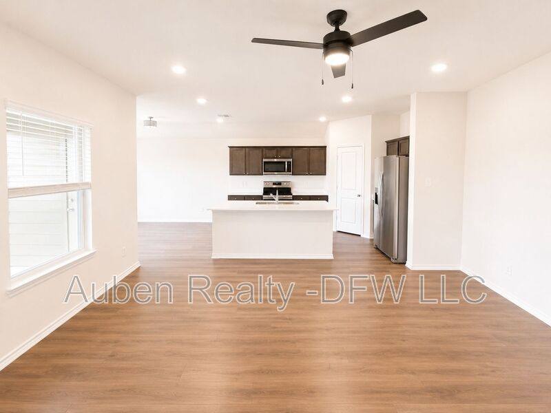 House for rent at 2117 Berrywood Dr, Royse City, TX 75189