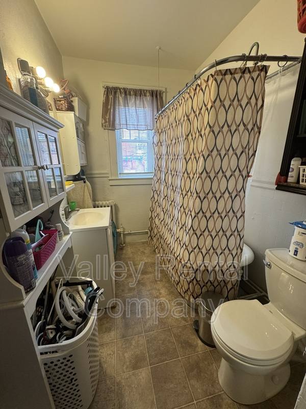 Apartment for rent at 329 Beech St #2RF, Holyoke, MA 01040