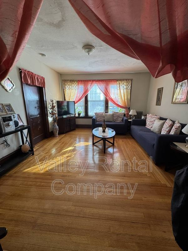 Apartment for rent at 329 Beech St #2RF, Holyoke, MA 01040