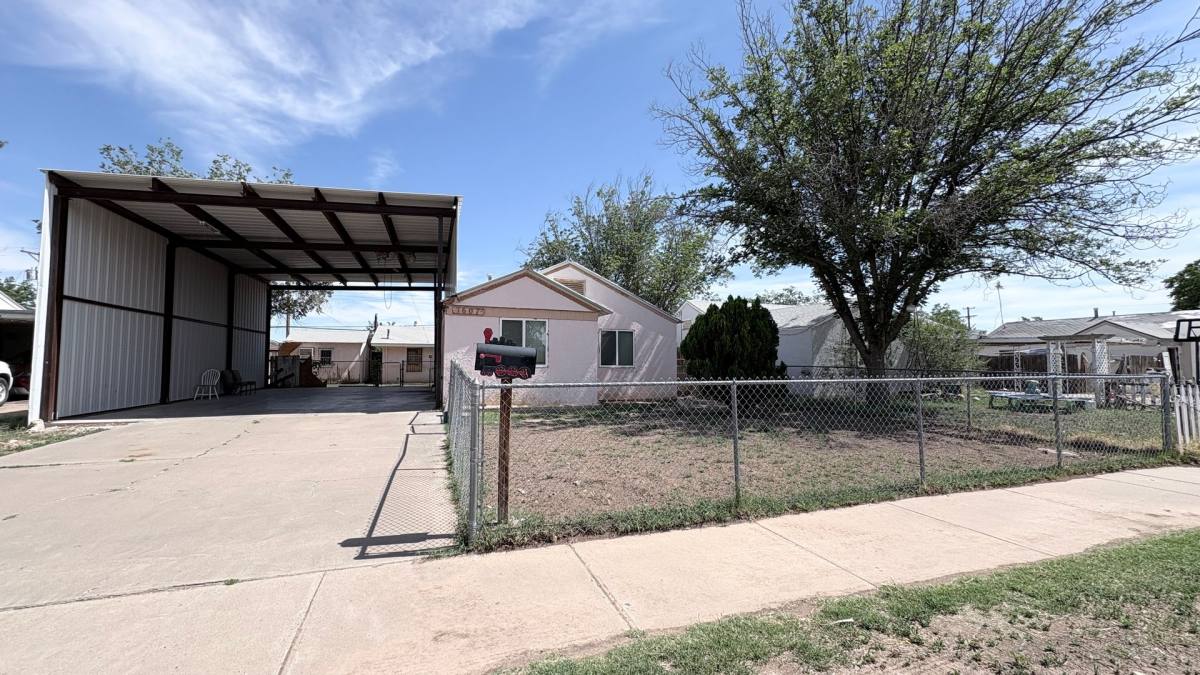 House for rent at 1607 W Walnut, Roswell, NM 88203
