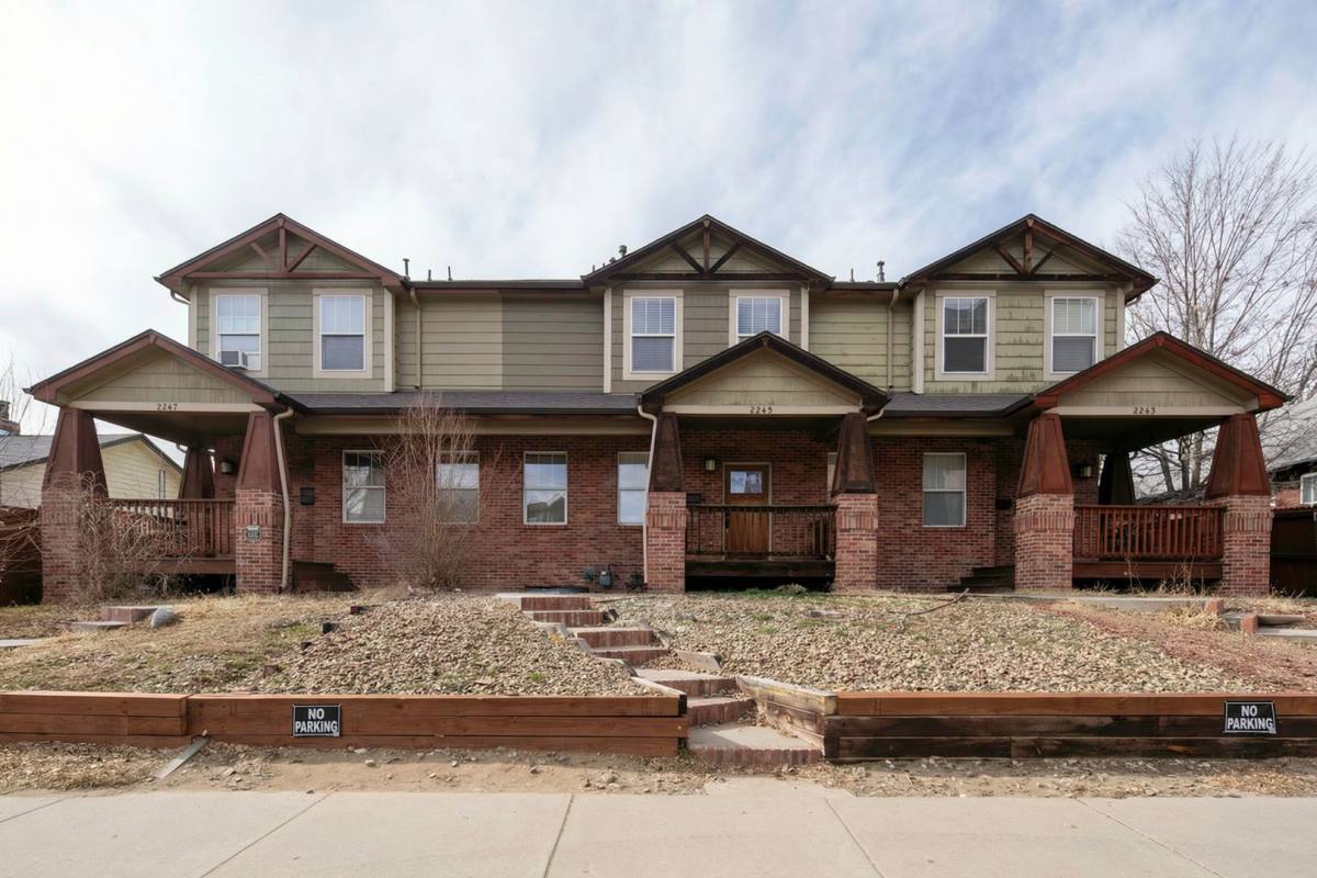Townhouse for rent at 2245 S High St, Denver, CO 80210