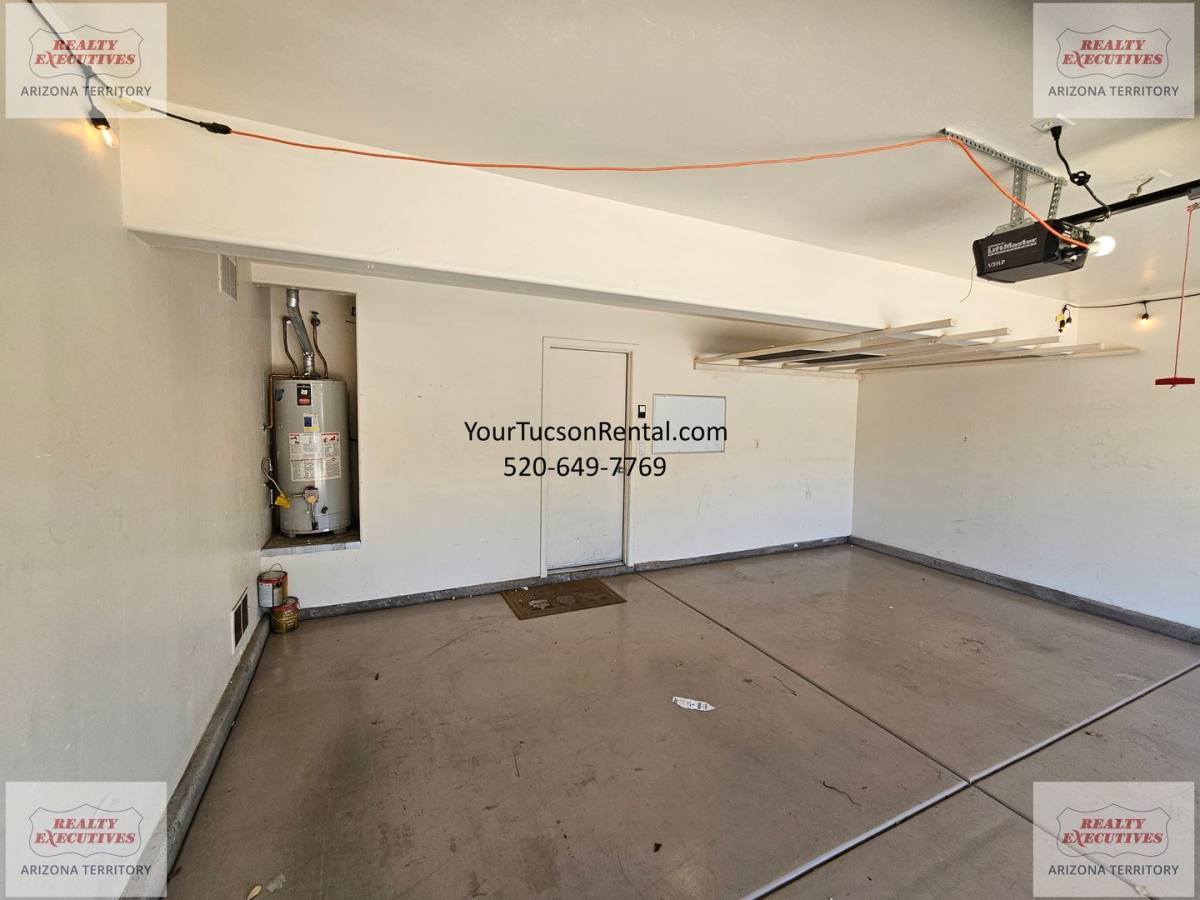 House for rent at 1051 W Sea Lion Dr, Tucson, AZ 85704