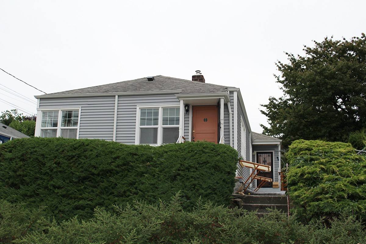 Townhouse for rent at 5832 6th Ave NW, Seattle, WA 98107