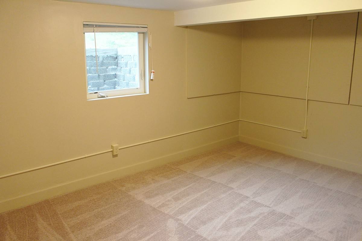 Townhouse for rent at 5832 6th Ave NW, Seattle, WA 98107