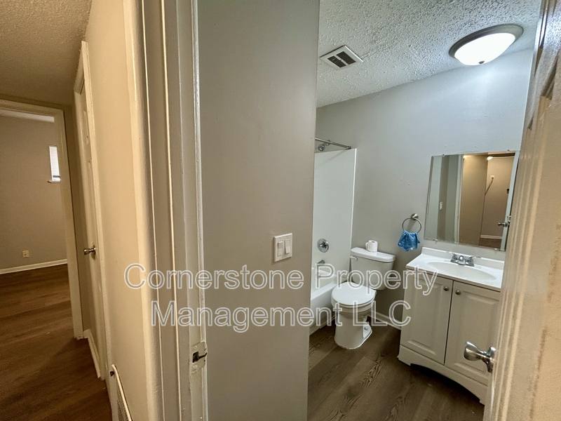 Apartment for rent at 2506 Redbud Lane - 1809C #THE Hamilton, Lawrence, KS 66046