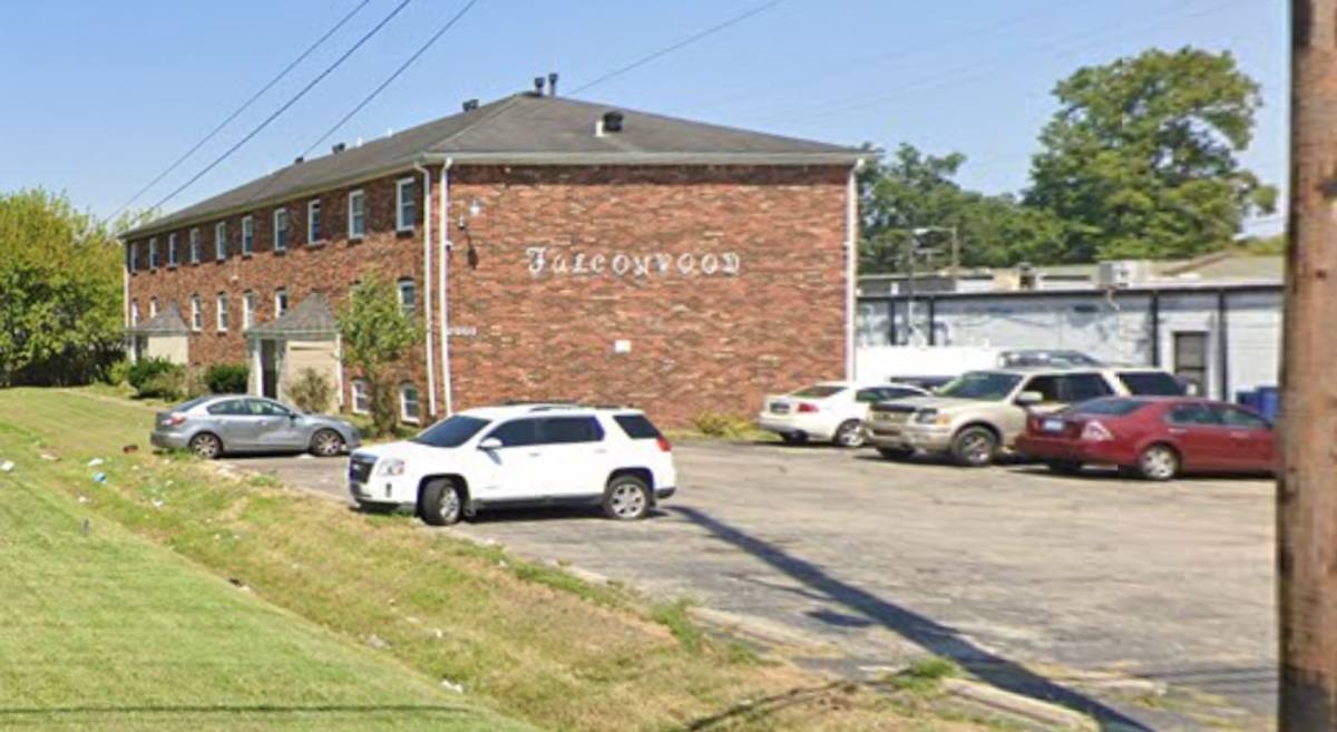 Apartment for rent at 2001 Rockford Lane, Louisville, KY 40216