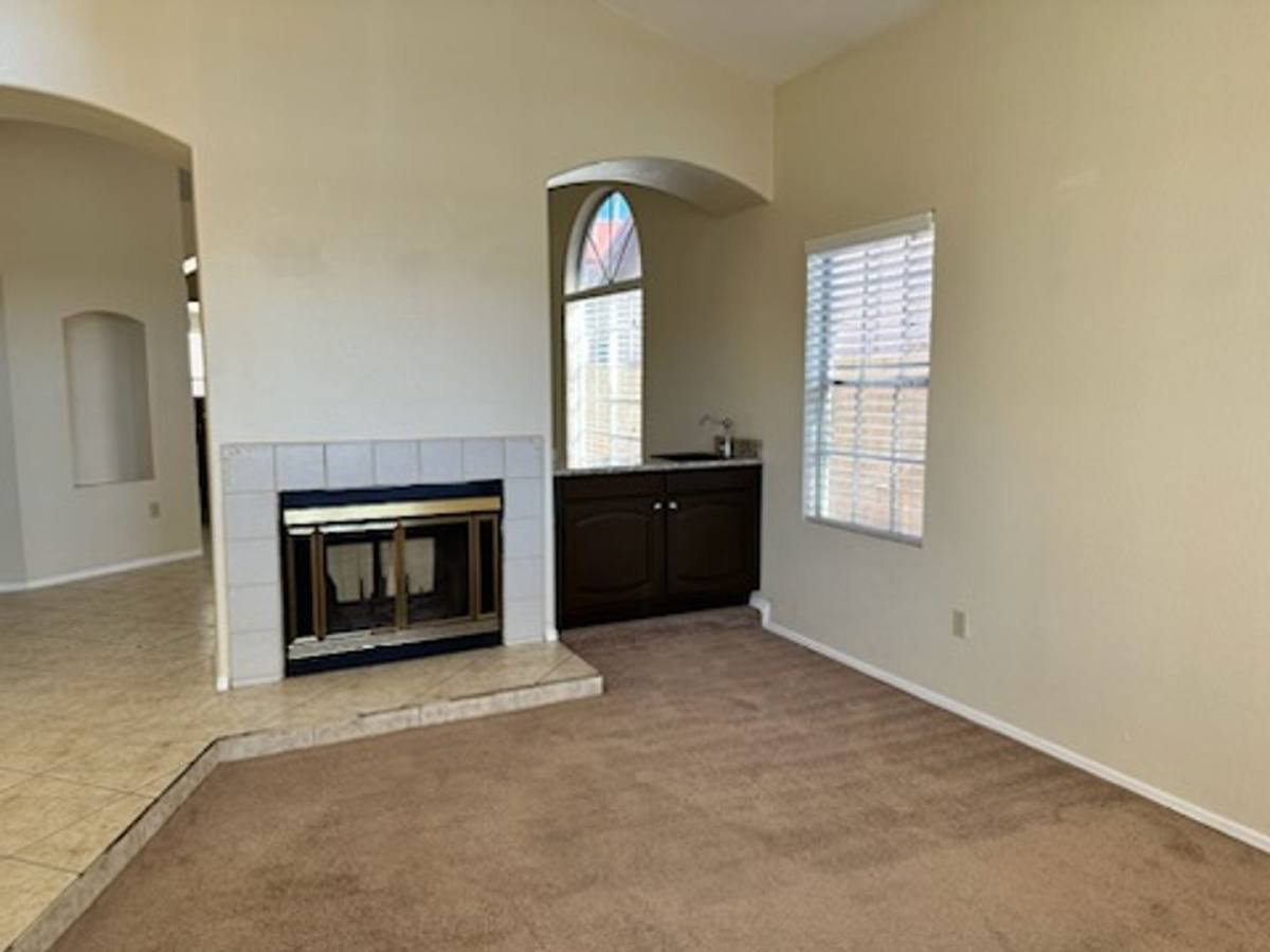 House for rent at 4106 E Ashurst Dr, Phoenix, AZ 85048