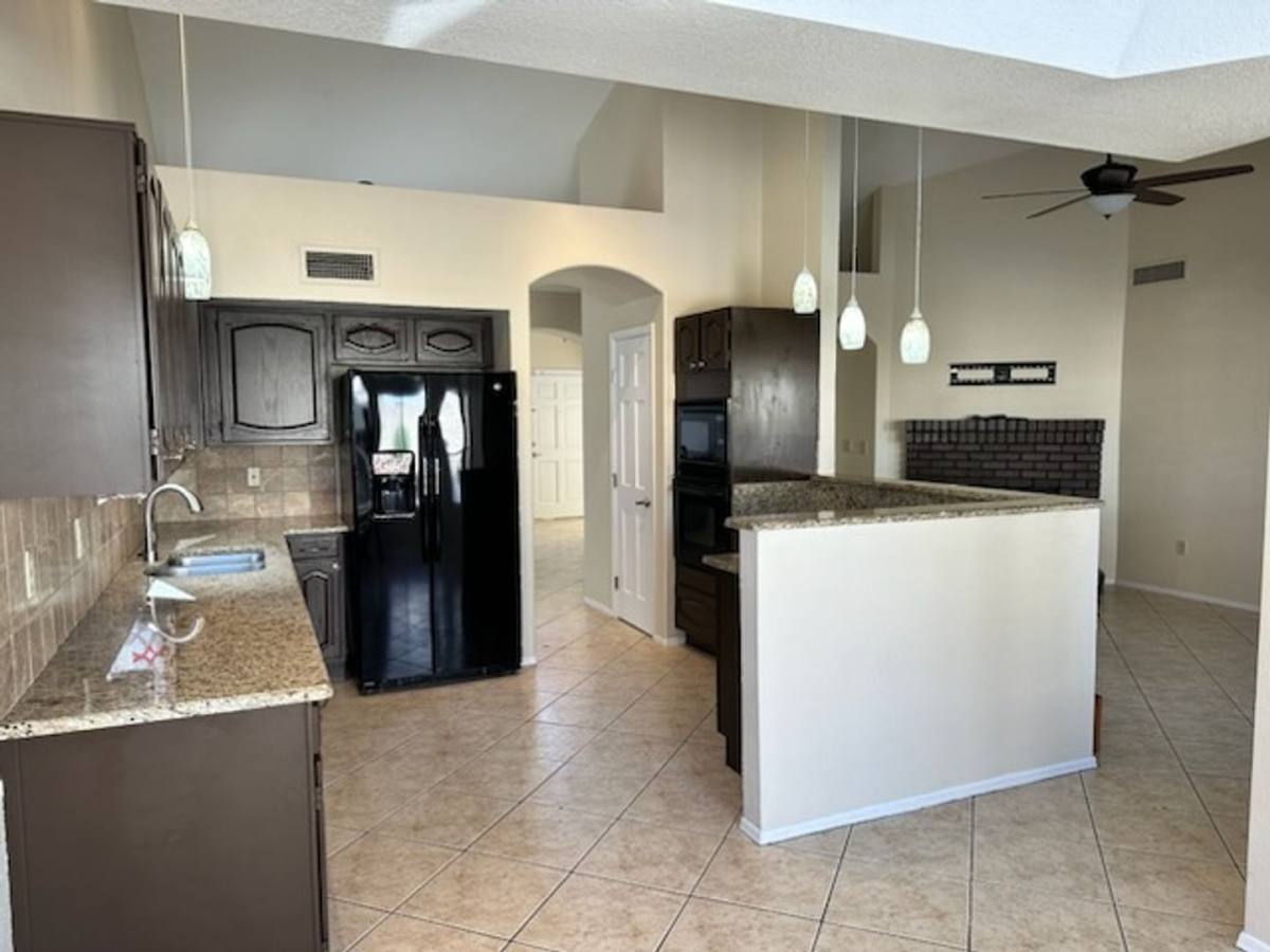 House for rent at 4106 E Ashurst Dr, Phoenix, AZ 85048