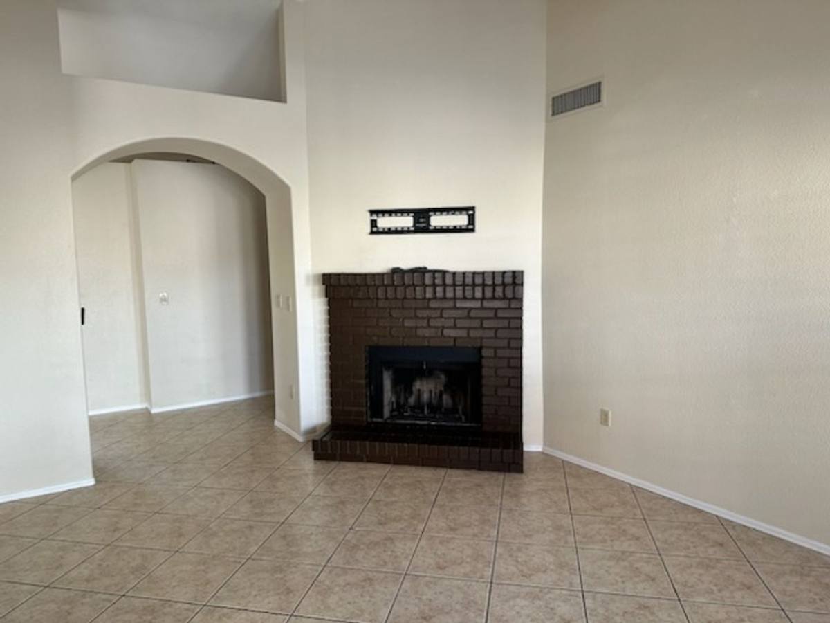 House for rent at 4106 E Ashurst Dr, Phoenix, AZ 85048